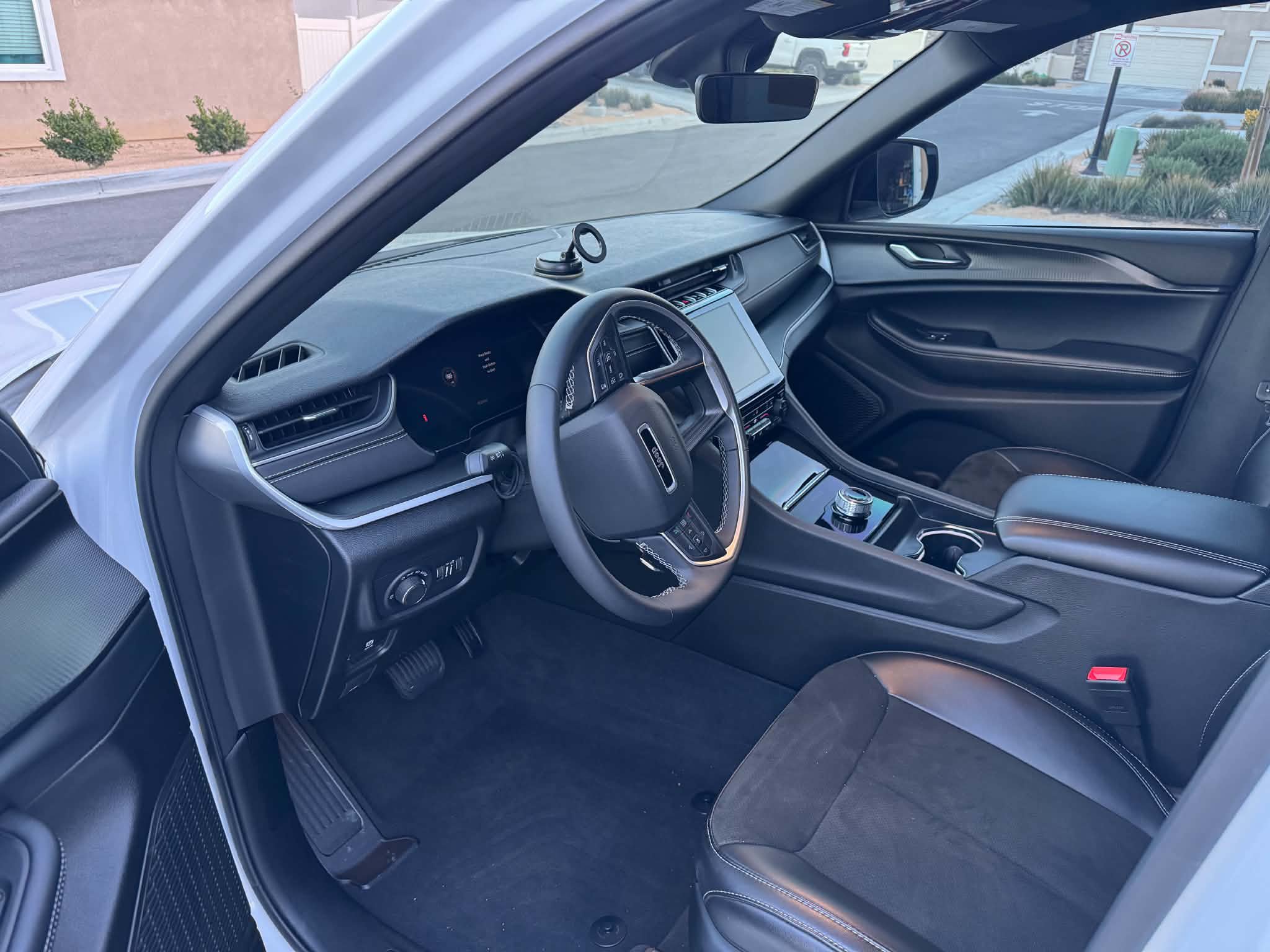 Jeep Grand Cherokee interior after a full interior reset